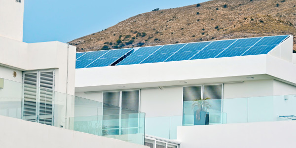 Comprar / Vender Pisos y Plantas Bajas en Girona · con Placas Solares