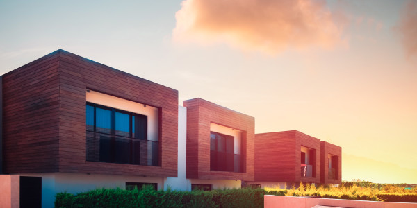 Comprar / Vender Casas Unifamiliares y Chalets en Girona · con Garaje / Parking