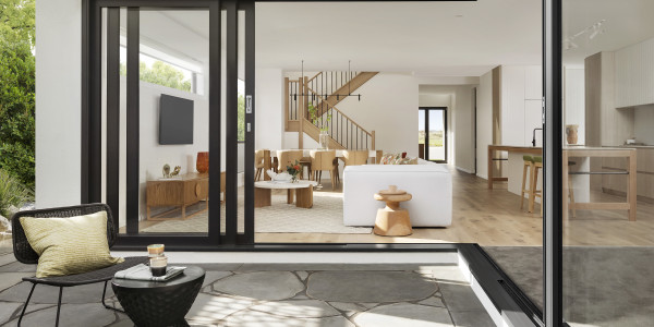 Comprar / Vender Casas Unifamiliares y Chalets en Girona · con Ventanas Insonorizadas y Aislantes