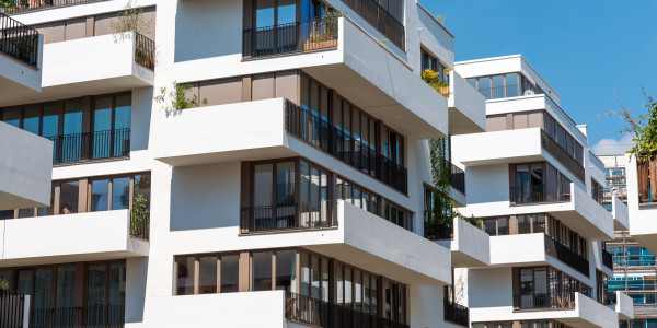 Comprar / Vender Dúplex y Áticos en Girona · con Ventanas Insonorizadas y Aislantes